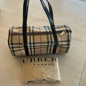 100% Authentic Genuine Burberry Barrel Bag with Original Dustbag